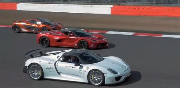 Ferrari LaFerrari vs McLaren P1 vs Porsche 918 Spyder Ferrari LaFerrari vs McLaren P1 vs Porsche 918 Spyder