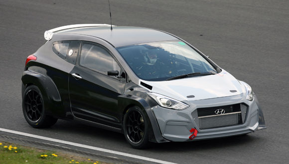 Hyundai i30 2.0 Turbo Hyundai i30 2.0 Turbo