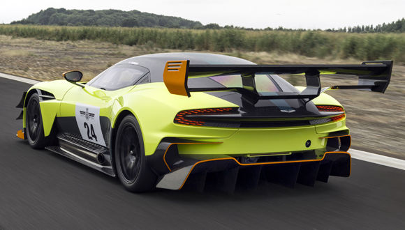 Aston Martin Vulcan AMR Pro Aston Martin Vulcan AMR Pro