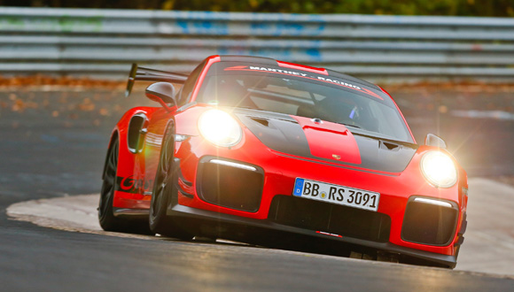 Porsche 911 GT2 RS MR Porsche 911 GT2 RS MR