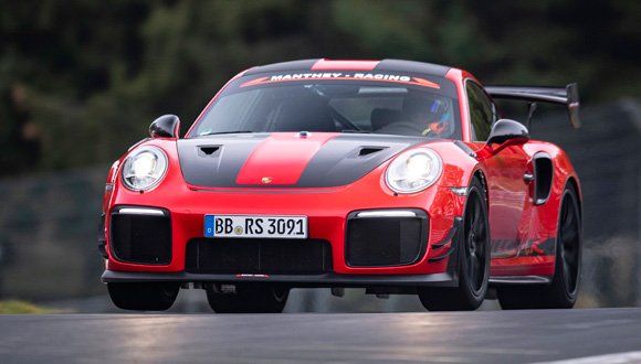 Porsche 911 GT2 RS MR Porsche 911 GT2 RS MR