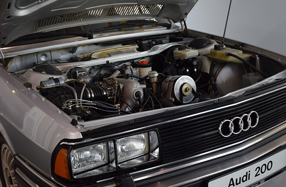 Audi 200 KKM - zdjęcie 4 Audi 200 KKM - zdjęcie 4